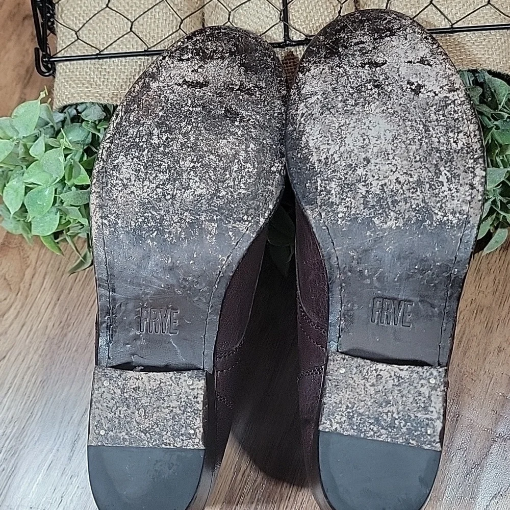 Vintage Frye Carson Dark Brown Leather Lace Up Booties - Picture 9 of 16